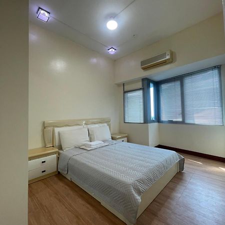Ferienwohnung 1Br At Pearl Of The Orient Tower In Front Of Us Embassy Manila Exterior foto