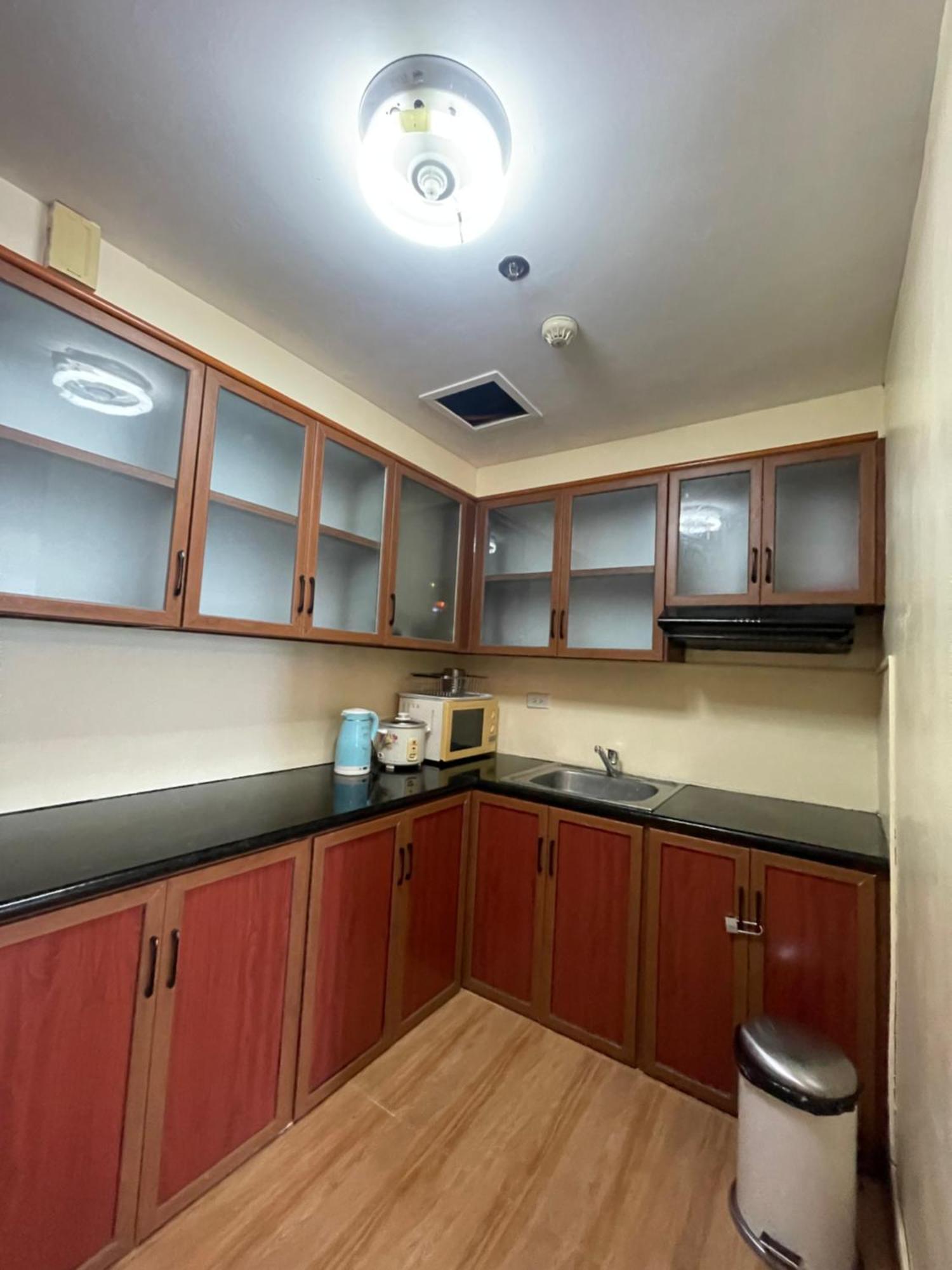 Ferienwohnung 1Br At Pearl Of The Orient Tower In Front Of Us Embassy Manila Exterior foto