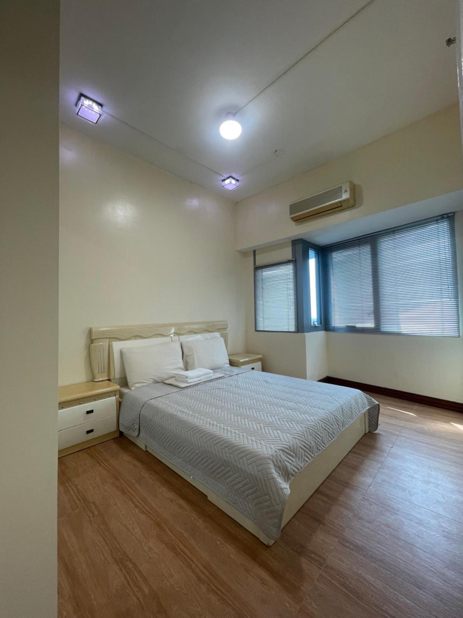 Ferienwohnung 1Br At Pearl Of The Orient Tower In Front Of Us Embassy Manila Exterior foto