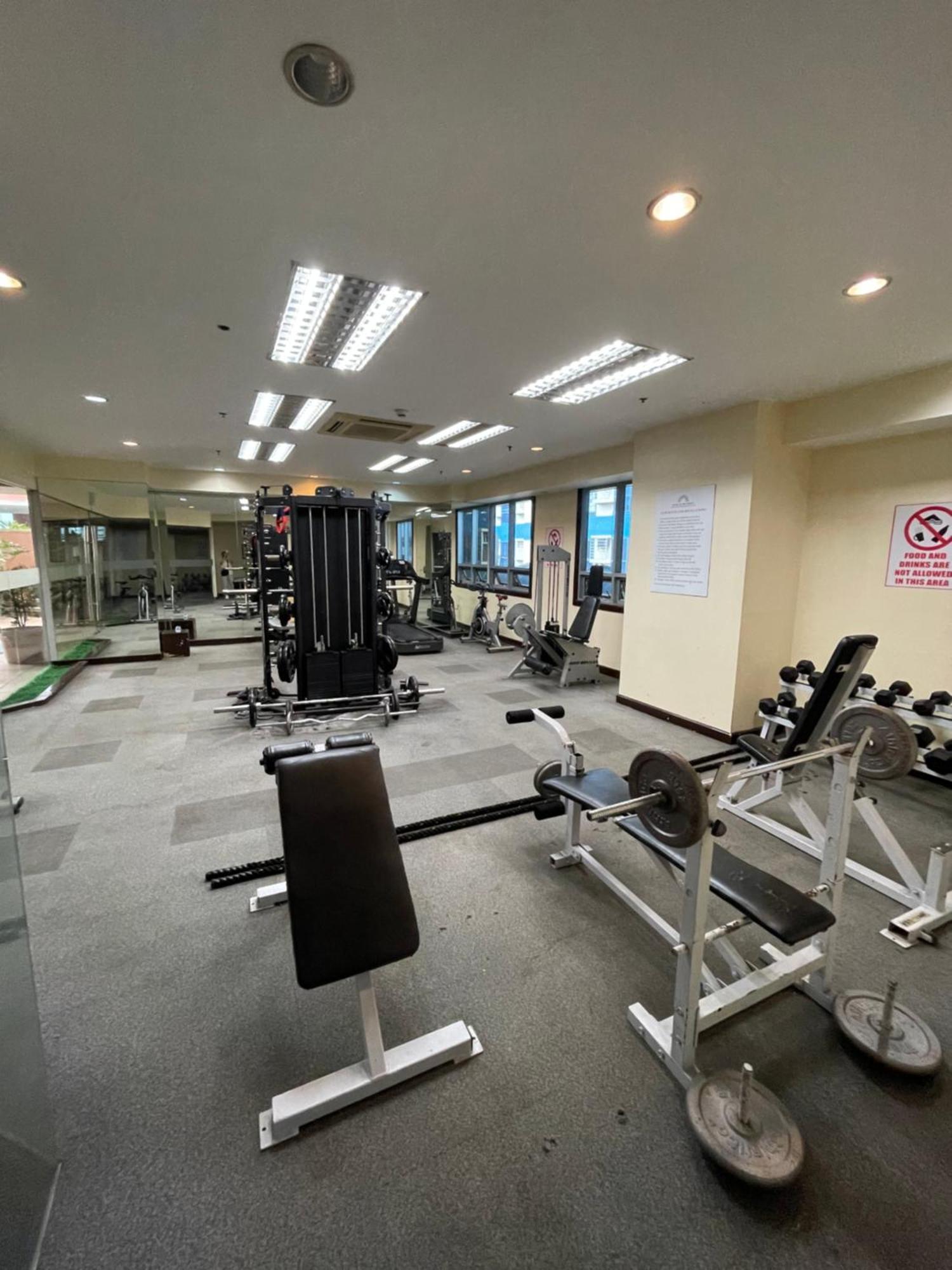Ferienwohnung 1Br At Pearl Of The Orient Tower In Front Of Us Embassy Manila Exterior foto